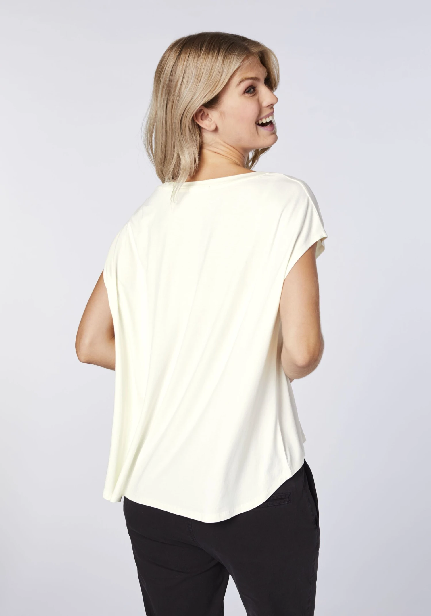 Chiemsee T-Shirt In Weiß-Gelb 4 Chiemsee T-Shirt In Weiß-Gelb – Bild 2